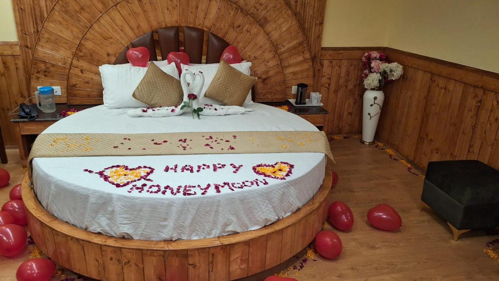 แกลเซียร์ รีสอร์ต Hotel มะนาลี ภายนอก รูปภาพ