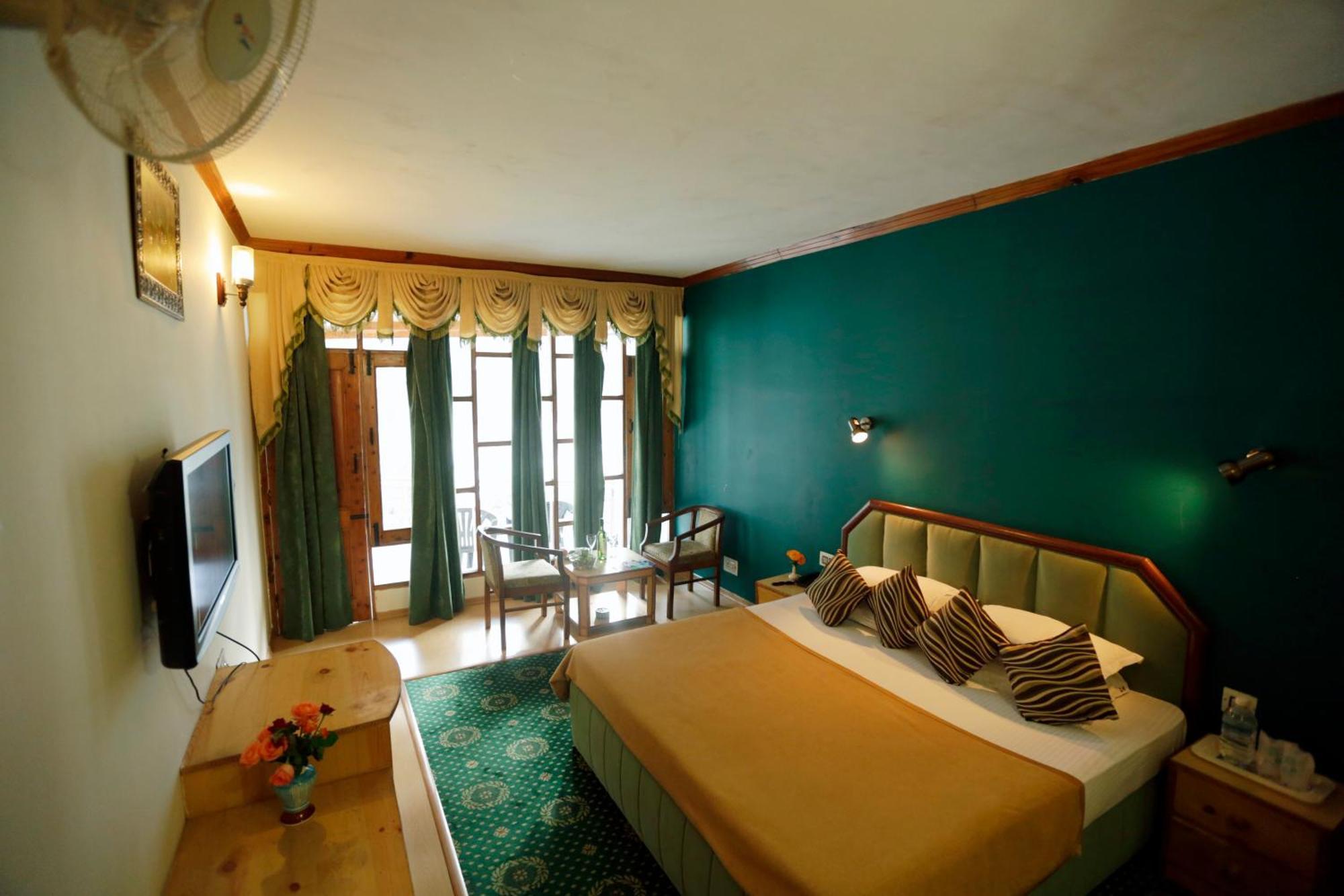แกลเซียร์ รีสอร์ต Hotel มะนาลี ภายนอก รูปภาพ