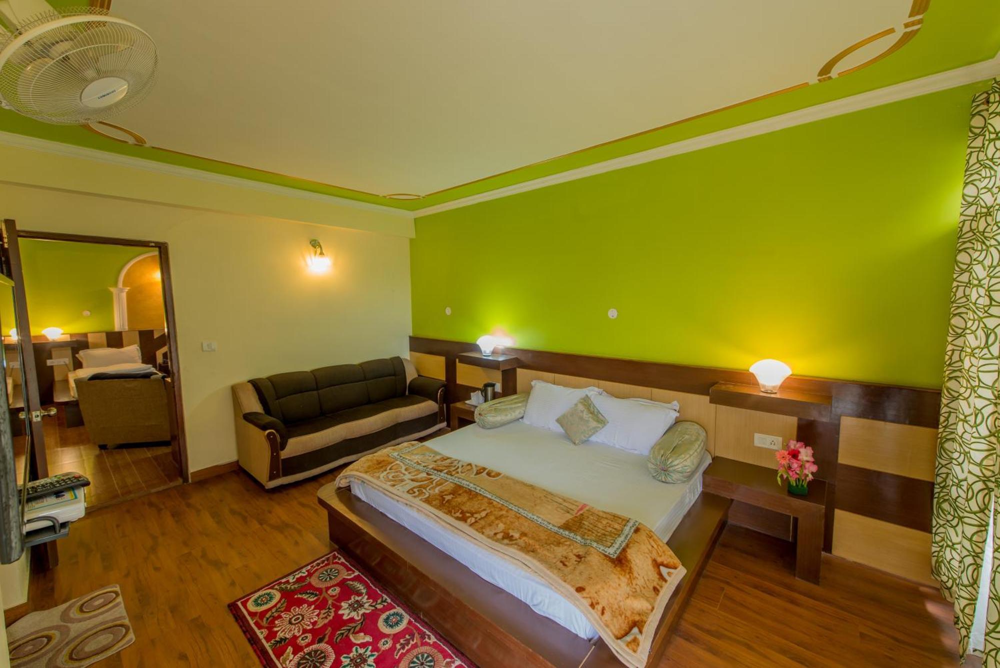 แกลเซียร์ รีสอร์ต Hotel มะนาลี ภายนอก รูปภาพ