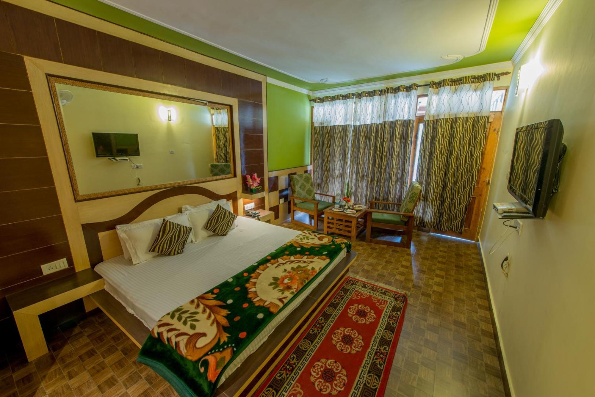 แกลเซียร์ รีสอร์ต Hotel มะนาลี ภายนอก รูปภาพ