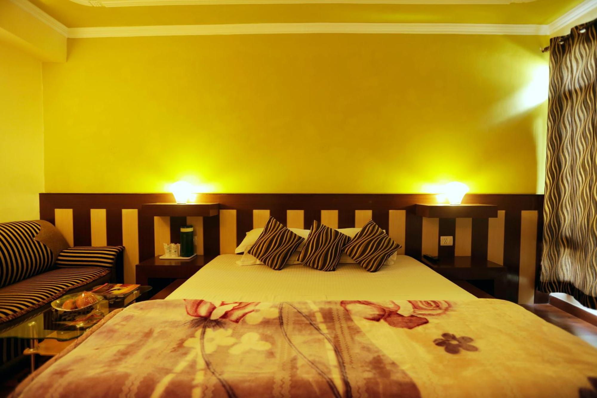 แกลเซียร์ รีสอร์ต Hotel มะนาลี ภายนอก รูปภาพ